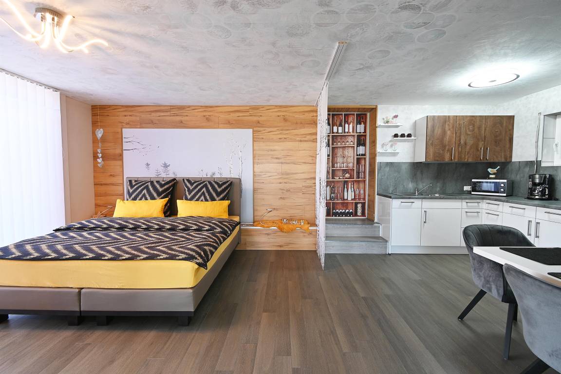 77 M² Appartement ∙ 1 Slaapkamer ∙ 2 Gasten - Nittel