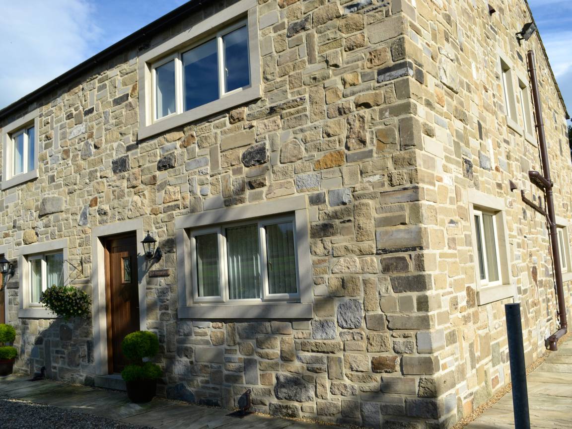 Cottage ∙ 2 Bedrooms ∙ 4 Guests - West Yorkshire