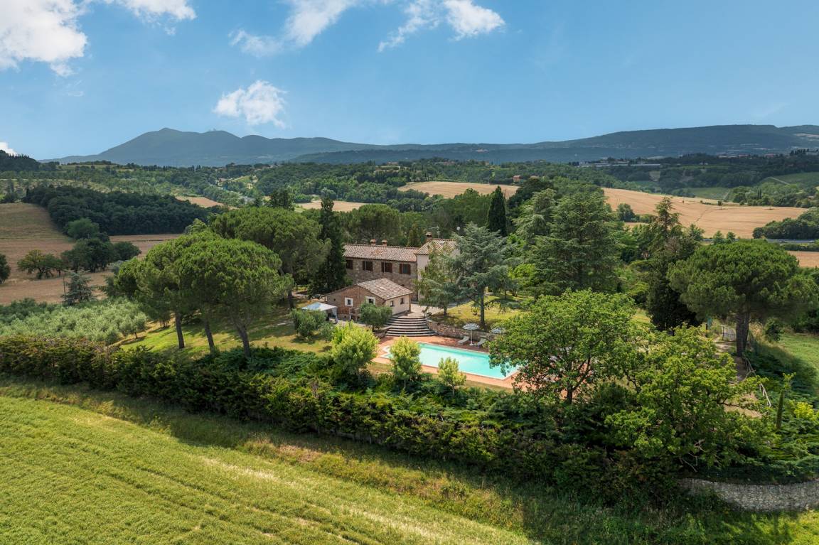 400 M² Villa ∙ 4 Slaapkamers ∙ 8 Gasten - Chiusi