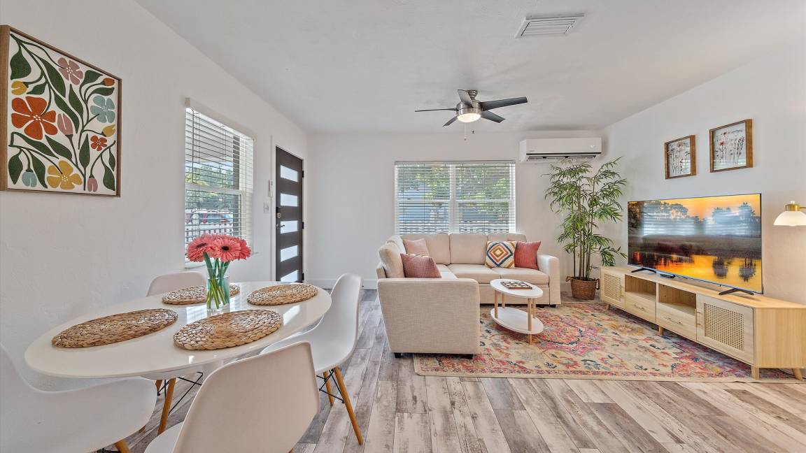 117 M² House ∙ 4 Bedrooms ∙ 9 Guests - Sarasota