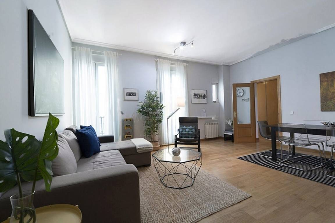 97 M² Apartamento ∙ 2 Habitaciones ∙ 4 Huéspedes - Chueca
