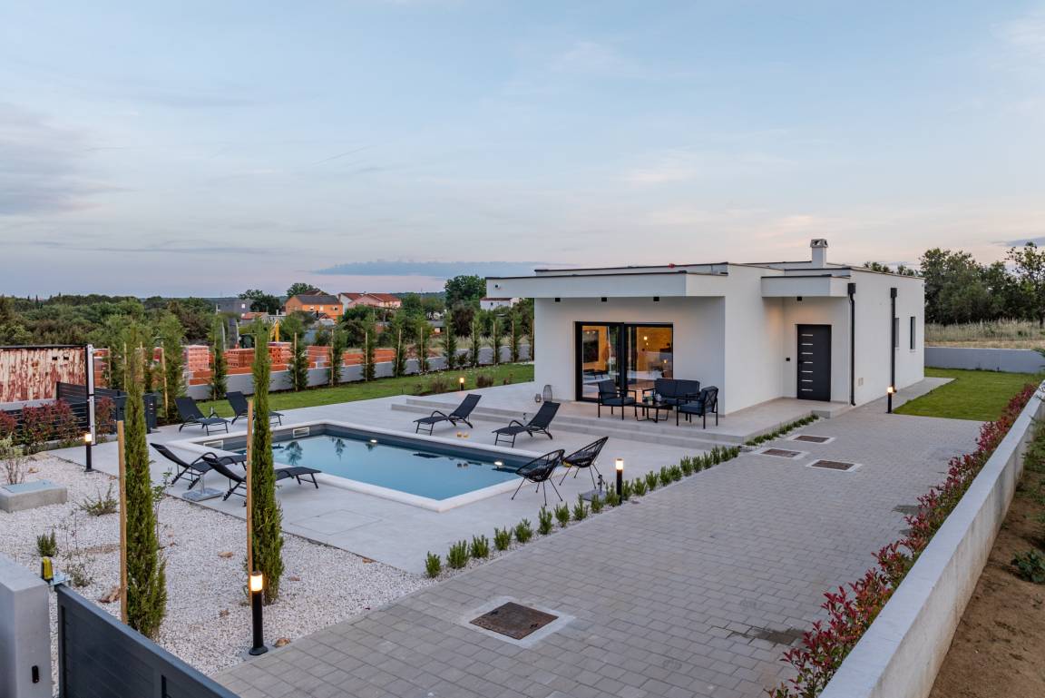 120 M² Villa ∙ 3 Bedrooms ∙ 7 Guests - Zadar