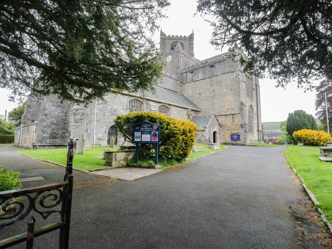 Cottage ∙ 3 Bedrooms ∙ 6 Guests - Newby Bridge