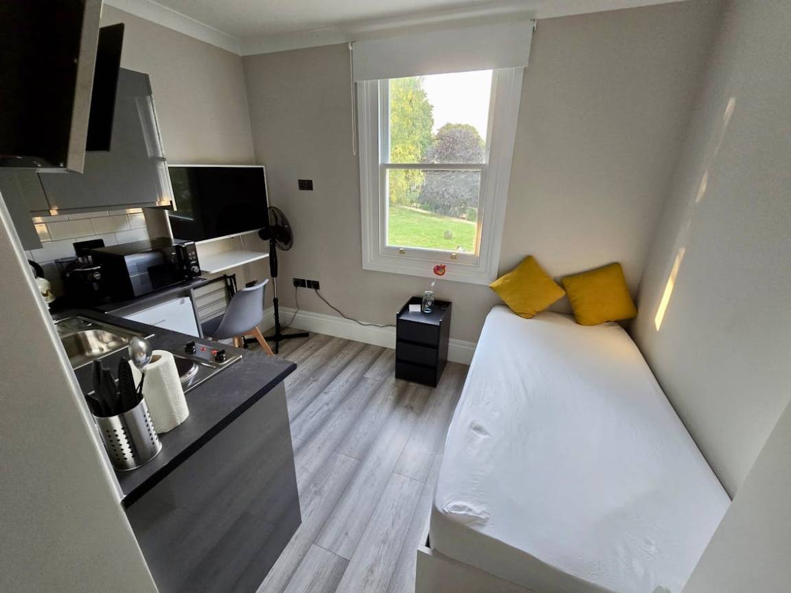 18 M² Apartment ∙ 1 Guest - Kingston upon Thames