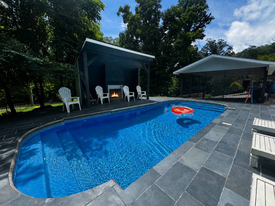 House ∙ 5 Bedrooms ∙ 14 Guests - Black Mountain, NC