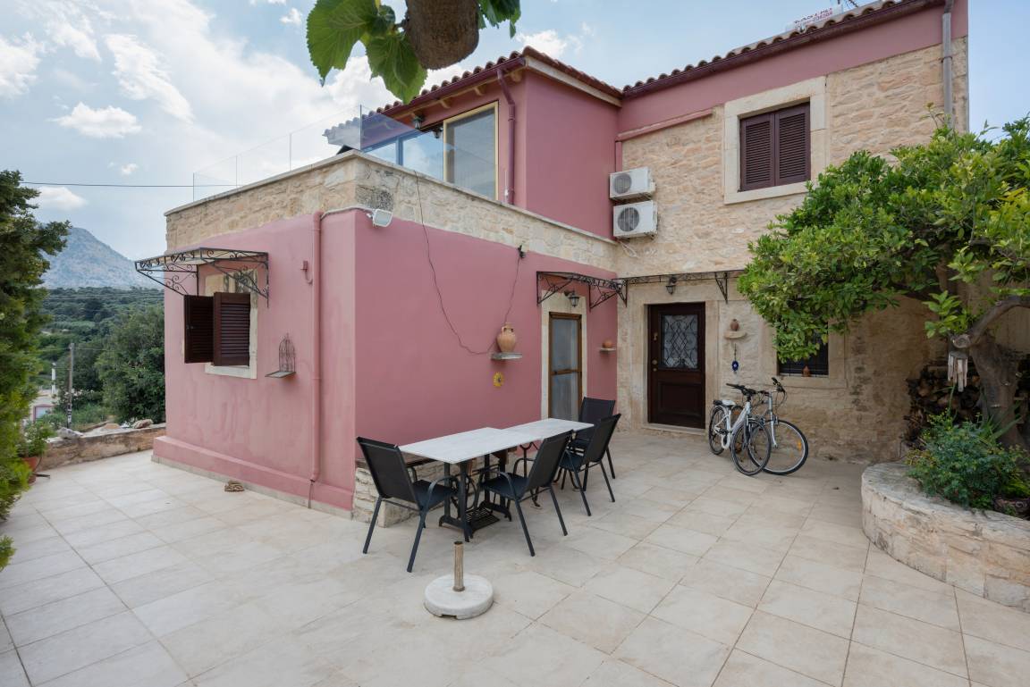69 M² Ferienhaus ∙ 2 Schlafzimmer ∙ 5 Gäste - Iraklion