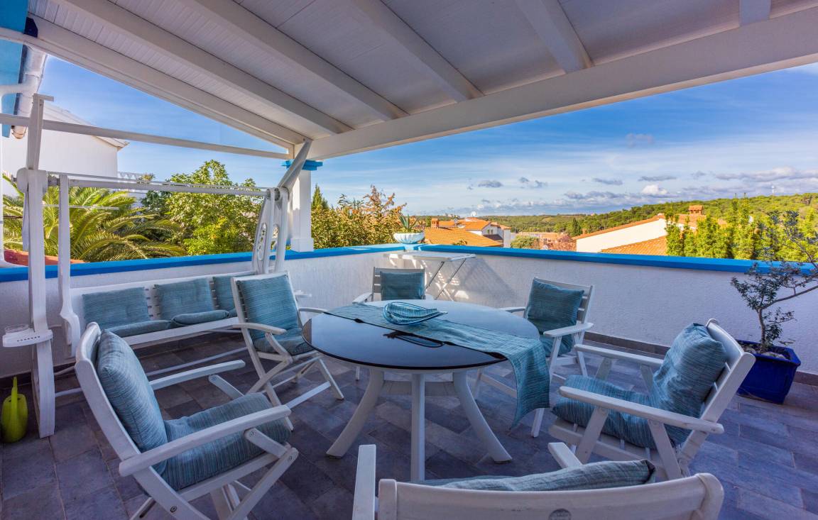 110 M² Apartment ∙ 2 Bedrooms ∙ 6 Guests - Pula