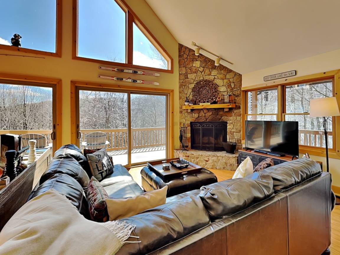 239 M² House ∙ 4 Bedrooms ∙ 12 Guests - Deep Creek Lake, MD