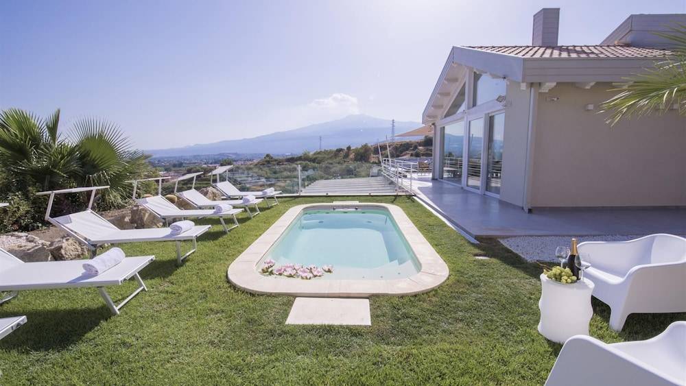 Casa a Giardini Naxos con idromassaggio privata