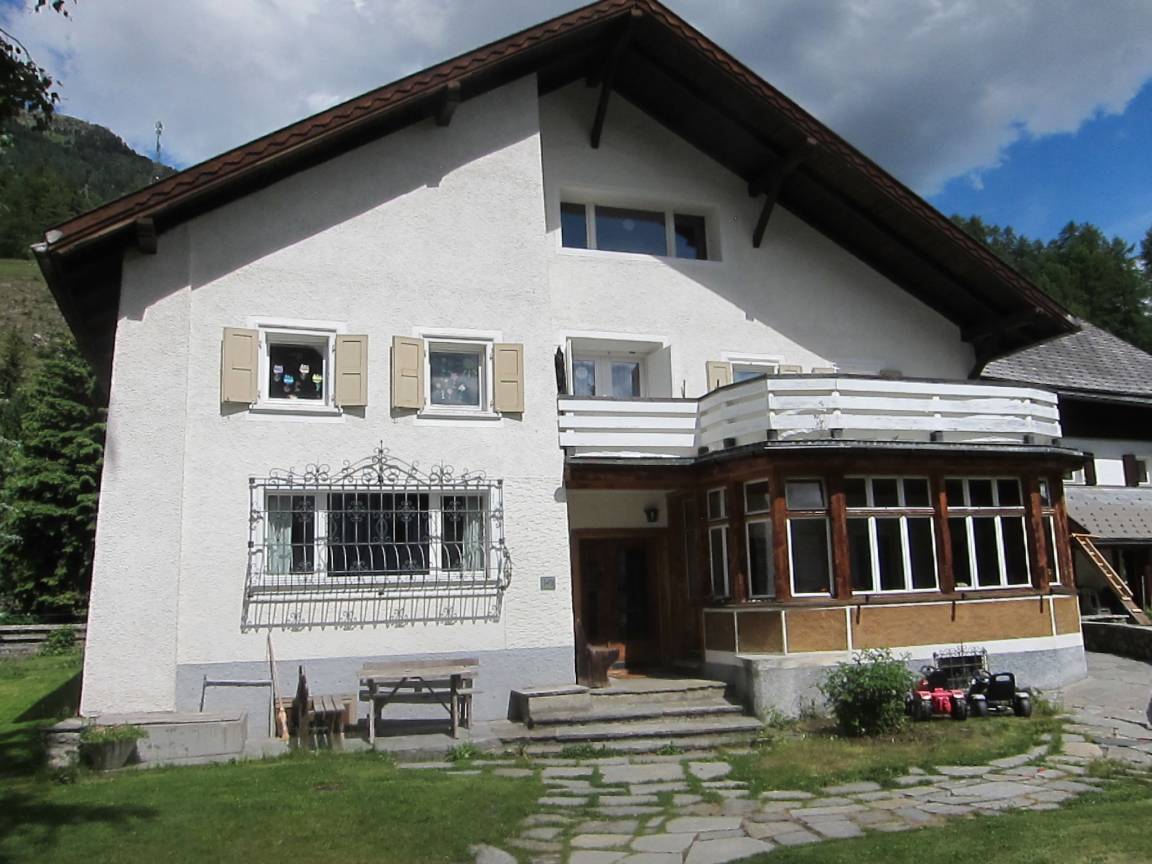 Ferienwohnung ∙ 3 Schlafzimmer ∙ 8 Gäste - Guarda, Schweiz