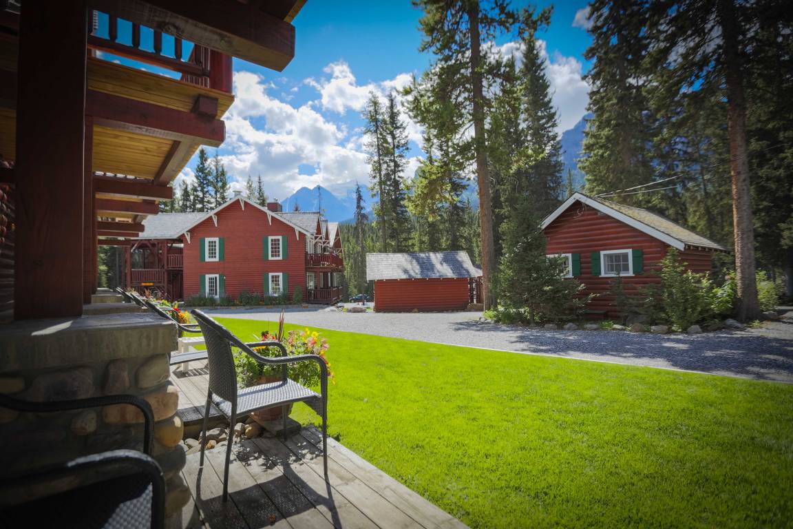 Cabin ∙ 2 Bedrooms ∙ 4 Guests - Lake Louise