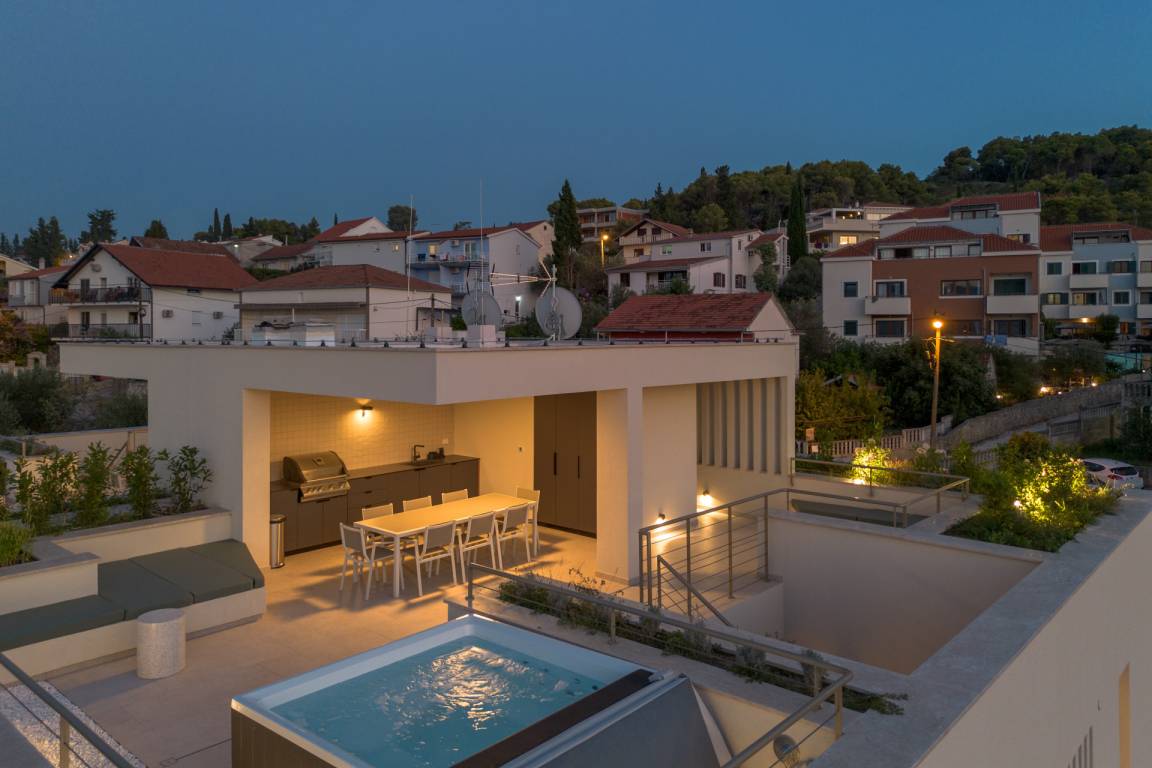 220 M² Villa ∙ 3 Bedrooms ∙ 6 Guests - Split