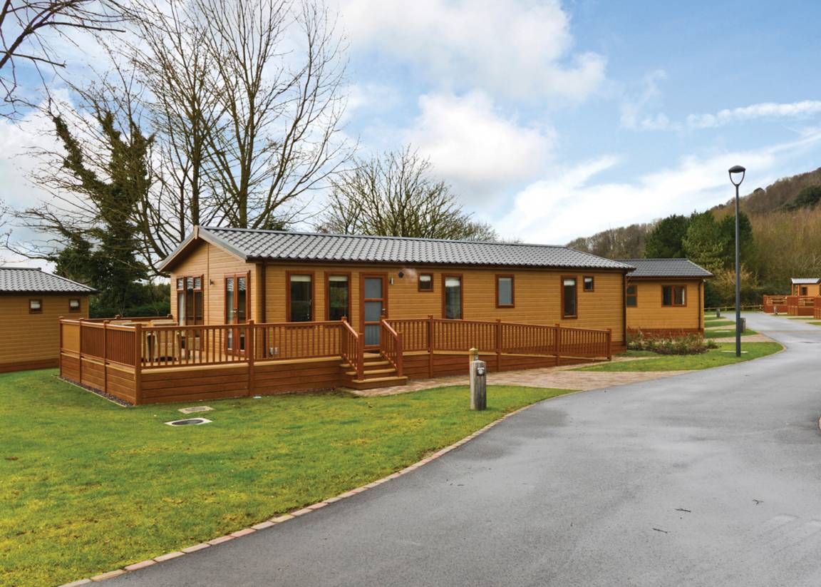 Chalet ∙ 4 Bedrooms ∙ 8 Guests - Somerset, UK