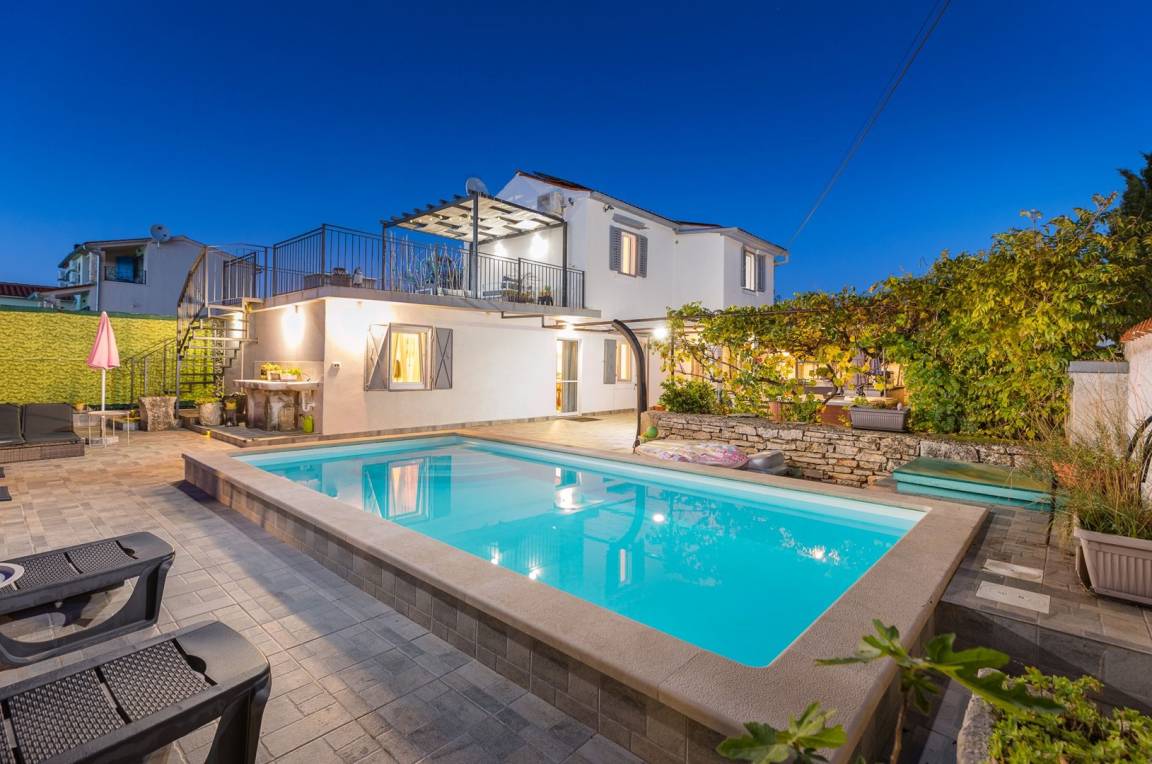 120 M² Villa ∙ 3 Schlafzimmer ∙ 8 Gäste - Peroj