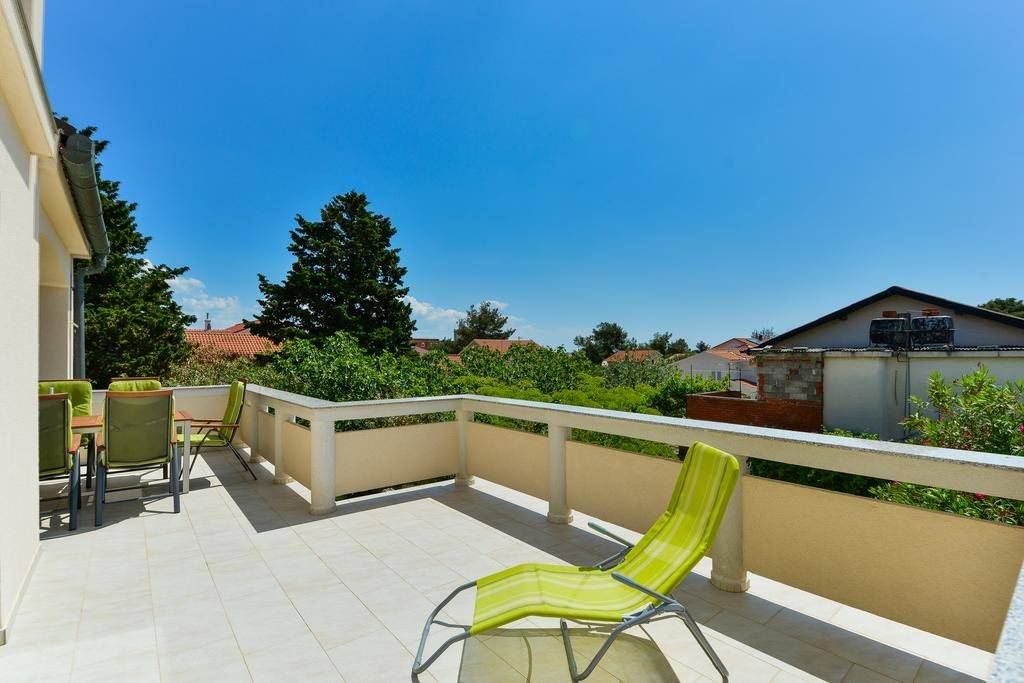 75 M² Ferienwohnung ∙ 2 Schlafzimmer ∙ 6 Gäste - Privlaka