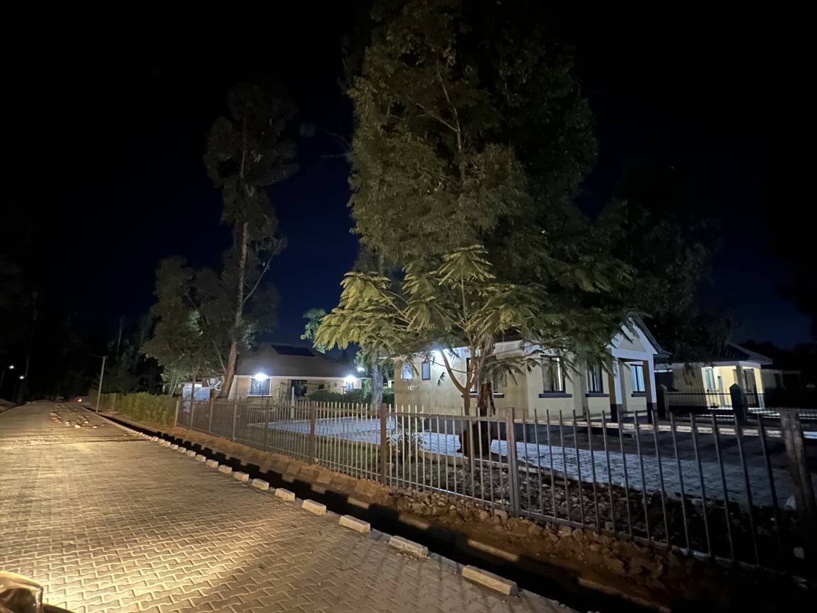 350 M² Apartment ∙ 2 Bedrooms ∙ 3 Guests - Lusaka