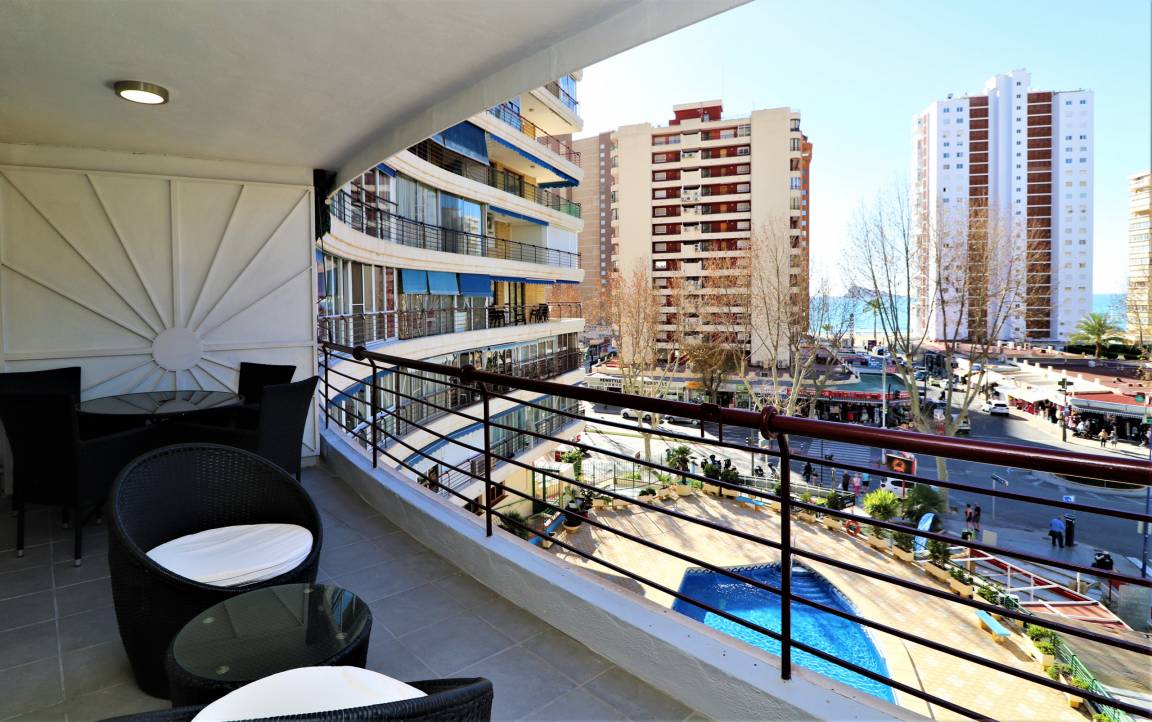 80 M² Ferienwohnung ∙ 2 Schlafzimmer ∙ 5 Gäste - Benidorm