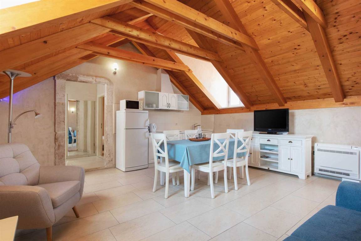 100 M² Appartement ∙ 2 Chambres ∙ 6 Personnes - Omiš
