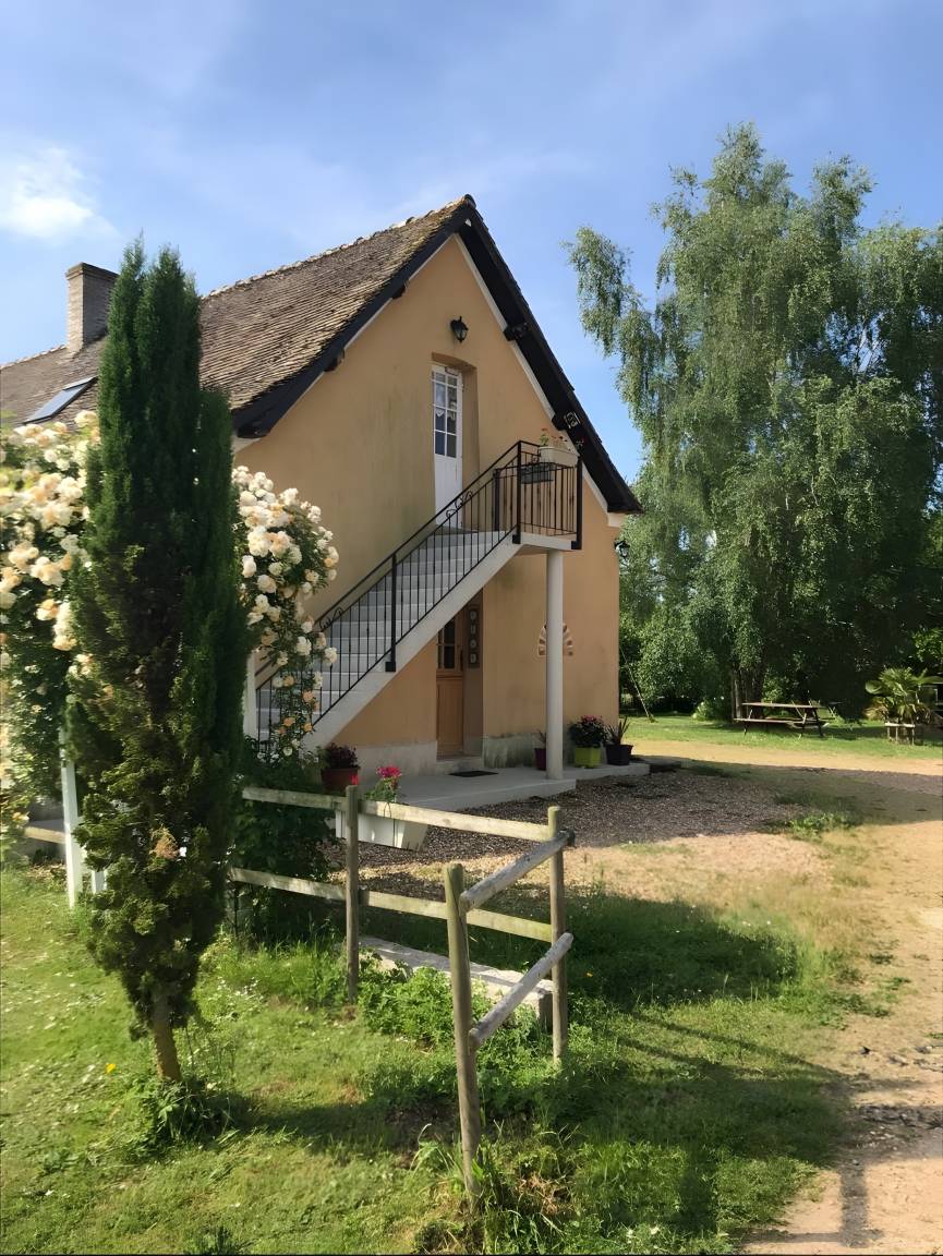 20 M² Chambre D'hôtes ∙ 1 Chambre ∙ 4 Personnes - Sarthe