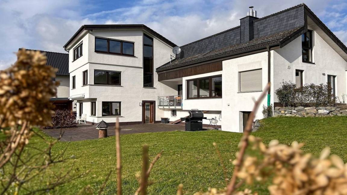 200 M² Ferienhaus ∙ 4 Schlafzimmer ∙ 8 Gäste - Meschede