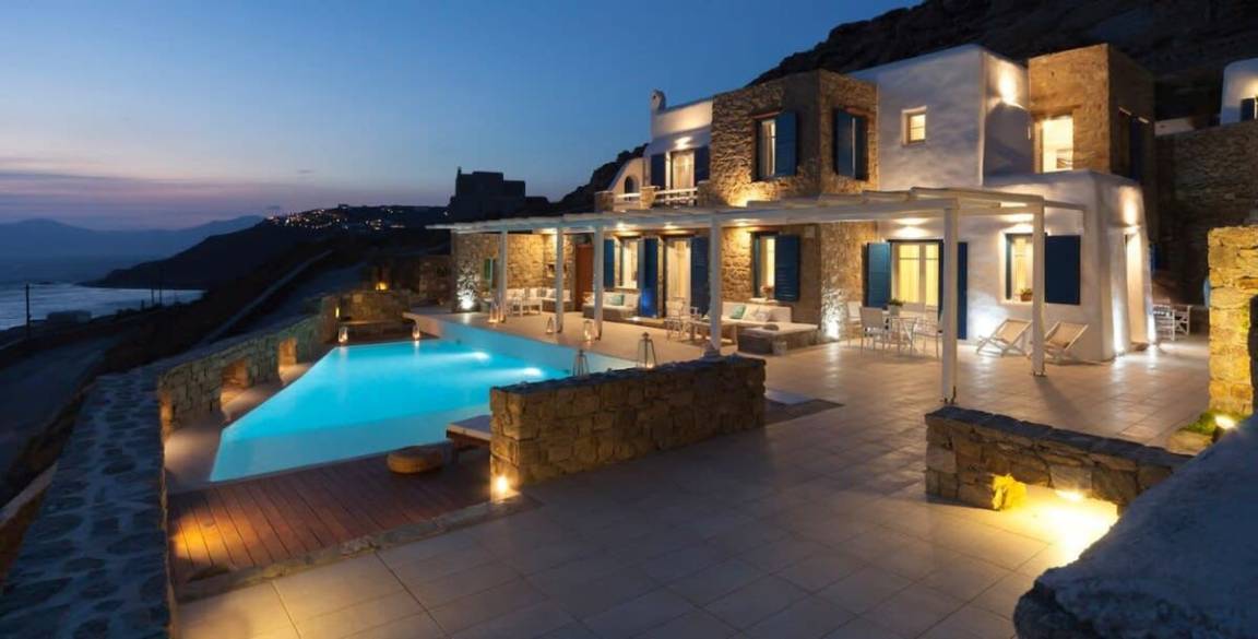 160 M² Villa ∙ 3 Bedrooms ∙ 8 Guests - Mykonos Region