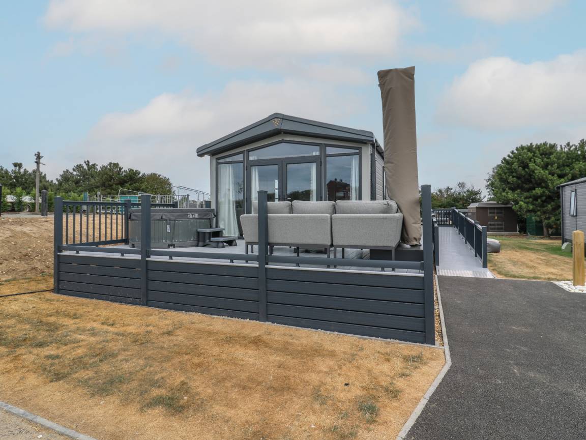 Cottage ∙ 2 Bedrooms ∙ 6 Guests - Brightlingsea