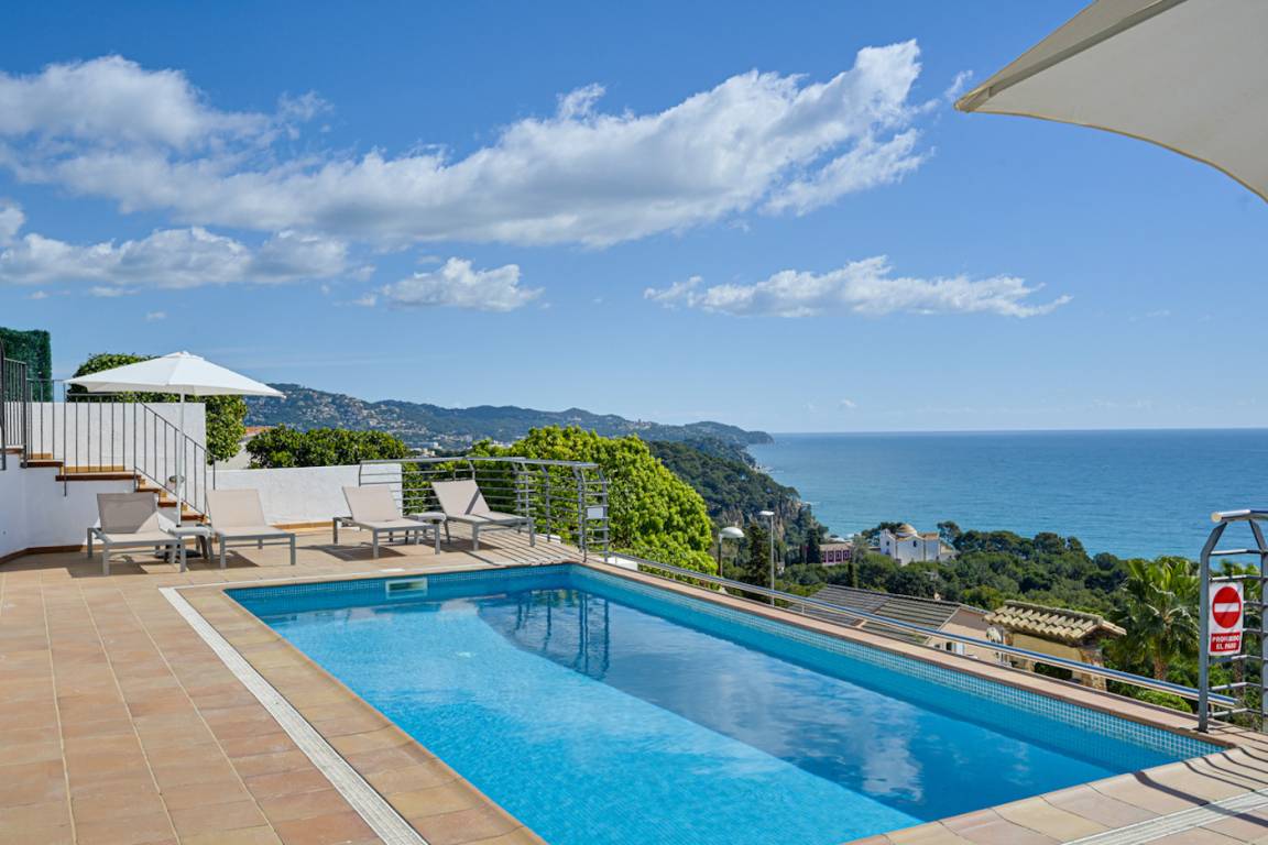 185 M² Villa ∙ 4 Schlafzimmer ∙ 9 Gäste - Blanes
