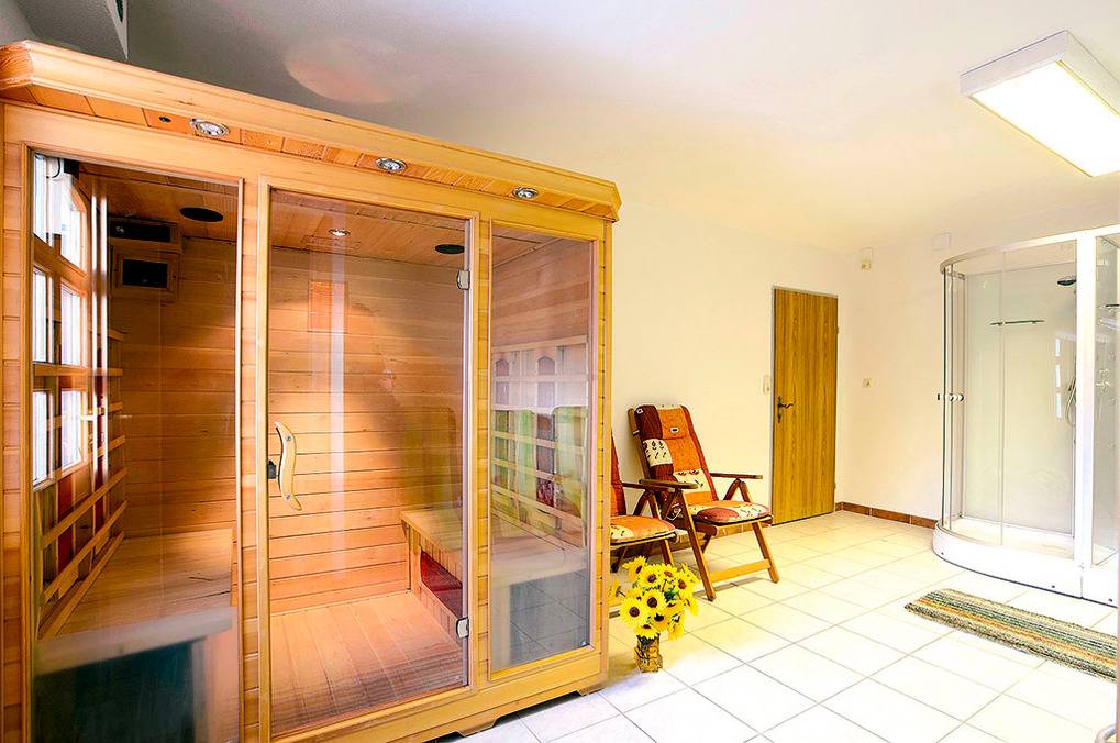 240 m² Ferienhaus ∙ 9 Schlafzimmer ∙ 25 Gäste – Bild 8