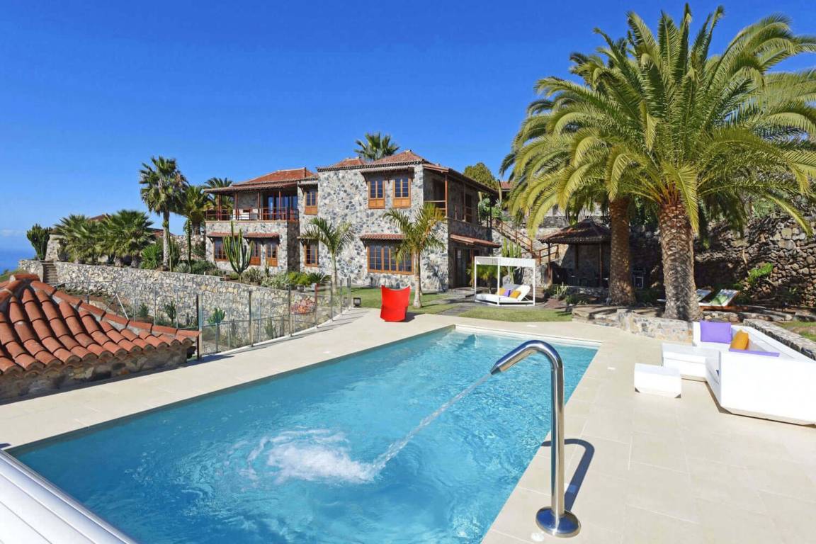 230 M² Villa ∙ 3 Bedrooms ∙ 6 Guests - La Palma, Spain