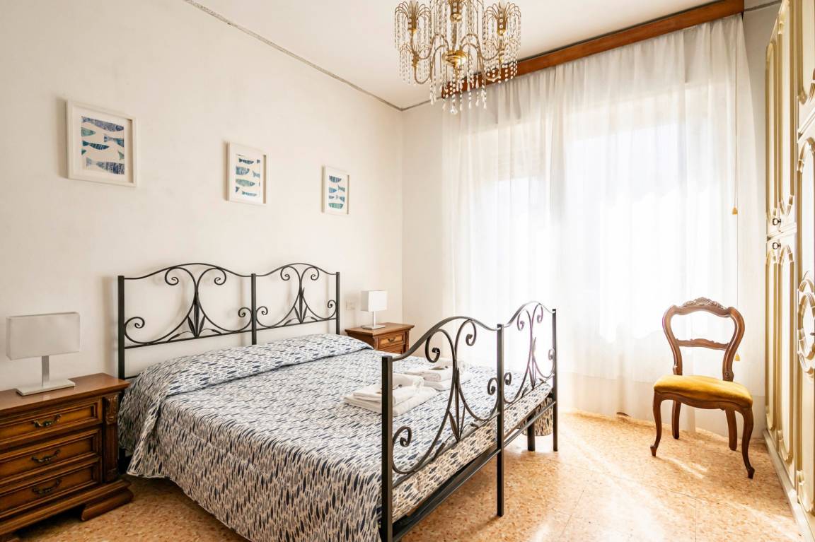 65 M² Apartamento ∙ 2 Habitaciones ∙ 5 Huéspedes - La Spezia
