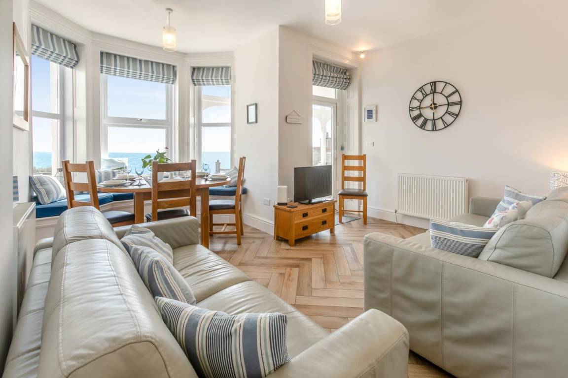 Apartment ∙ 3 Bedrooms ∙ 6 Guests - Looe