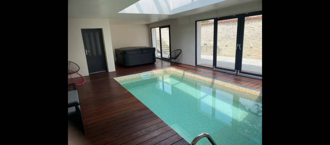 250 M² Maison De Vacances ∙ 5 Chambres ∙ 13 Personnes - Deux-Sèvres