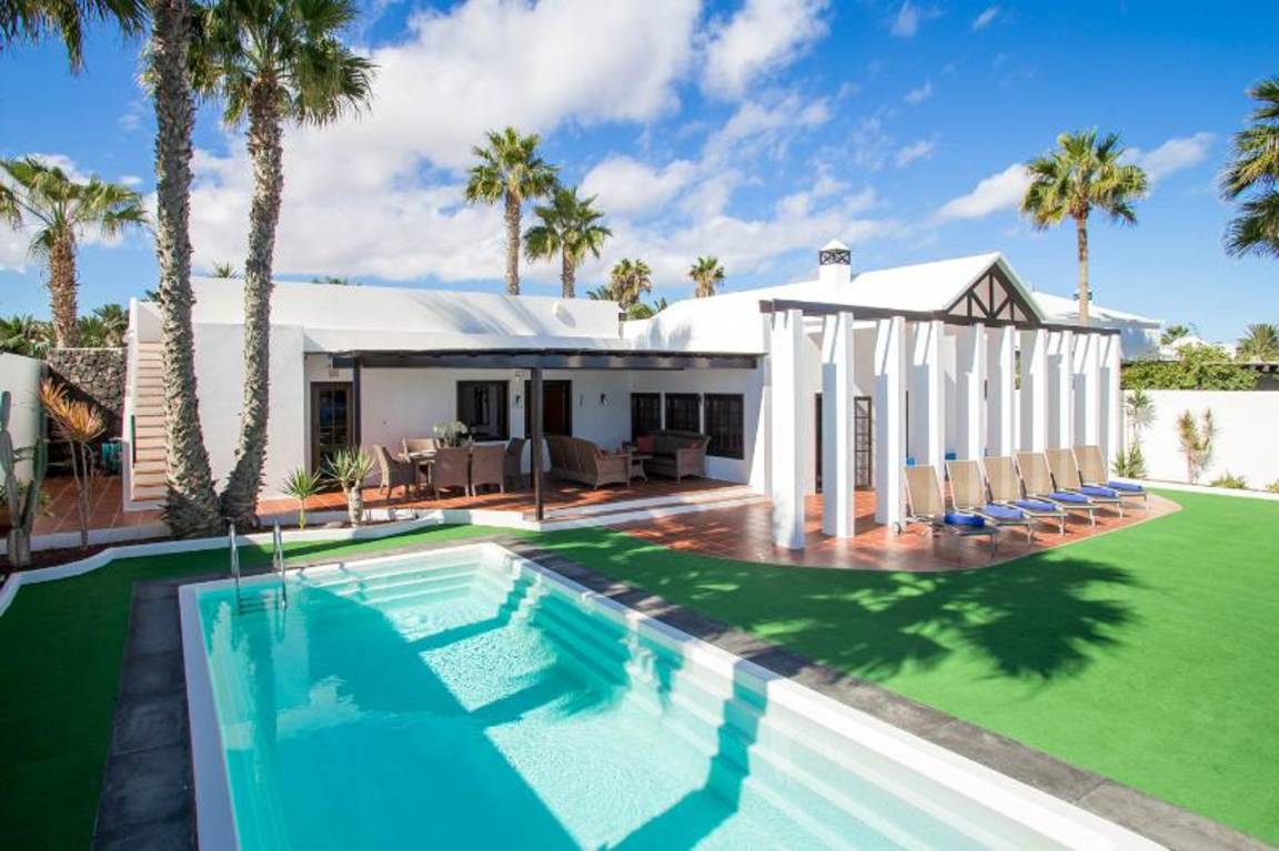 Villa ∙ 4 Bedrooms ∙ 8 Guests - Teguise