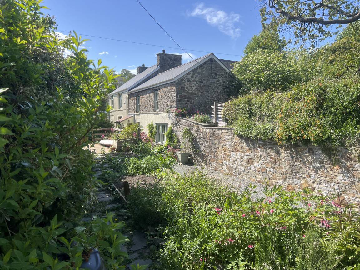 Cottage ∙ 6 Bedrooms ∙ 10 Guests - Cardigan