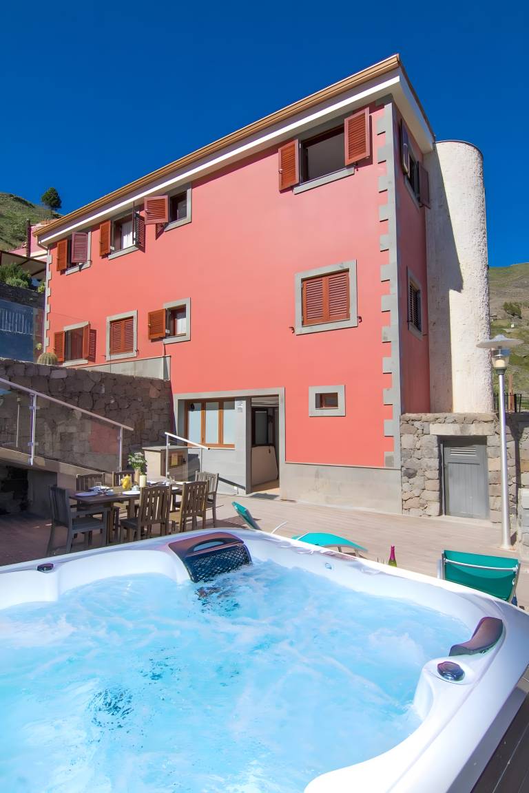 350 M² Villa ∙ 5 Bedrooms ∙ 14 Guests - Gran Canaria