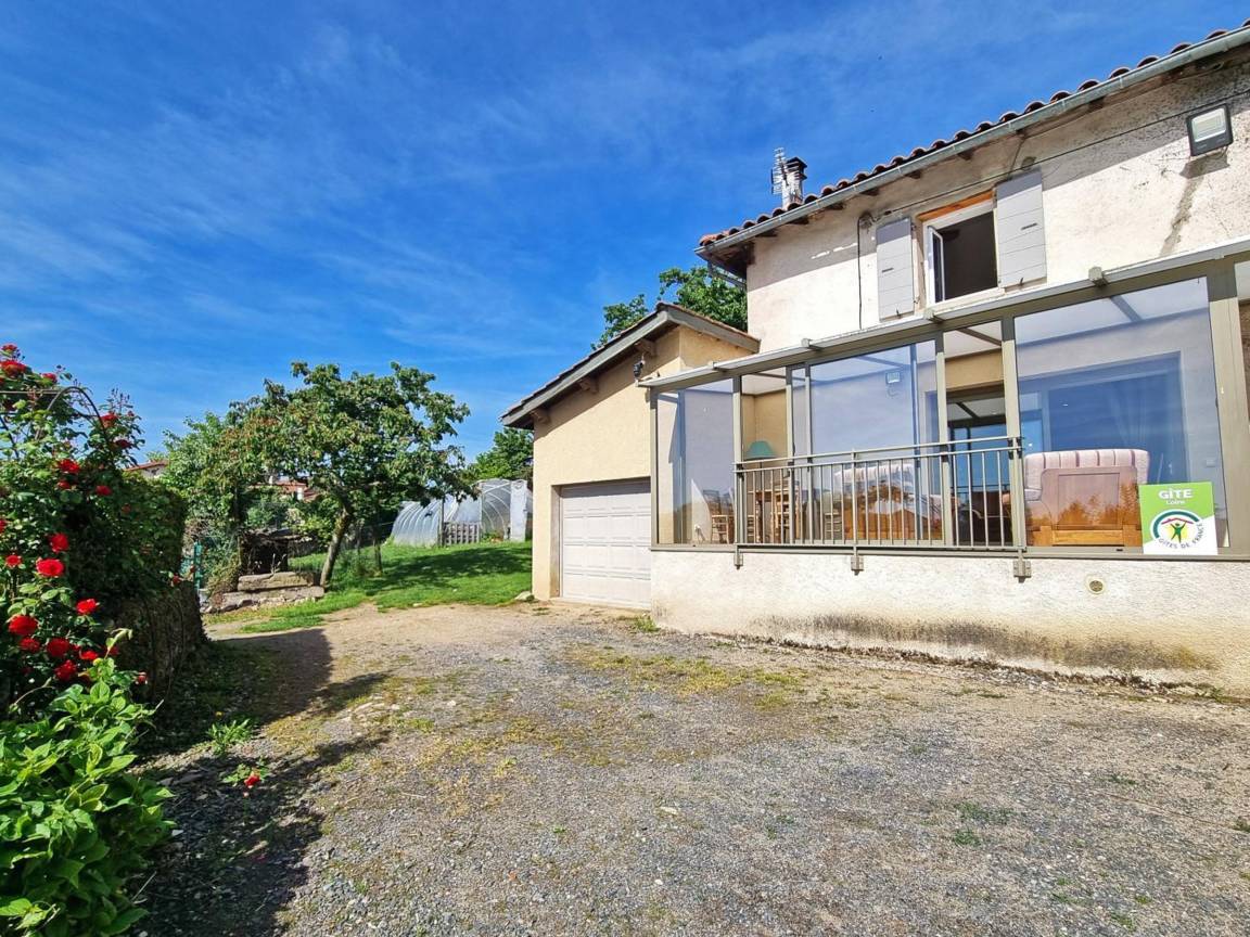 100 M² Cottage ∙ 2 Slaapkamers ∙ 4 Gasten - Montbrison