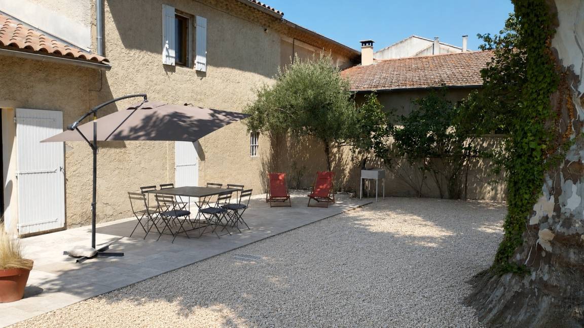 115 M² Mökki ∙ 3 Makuuhuonetta ∙ 8 Vierasta - Avignon