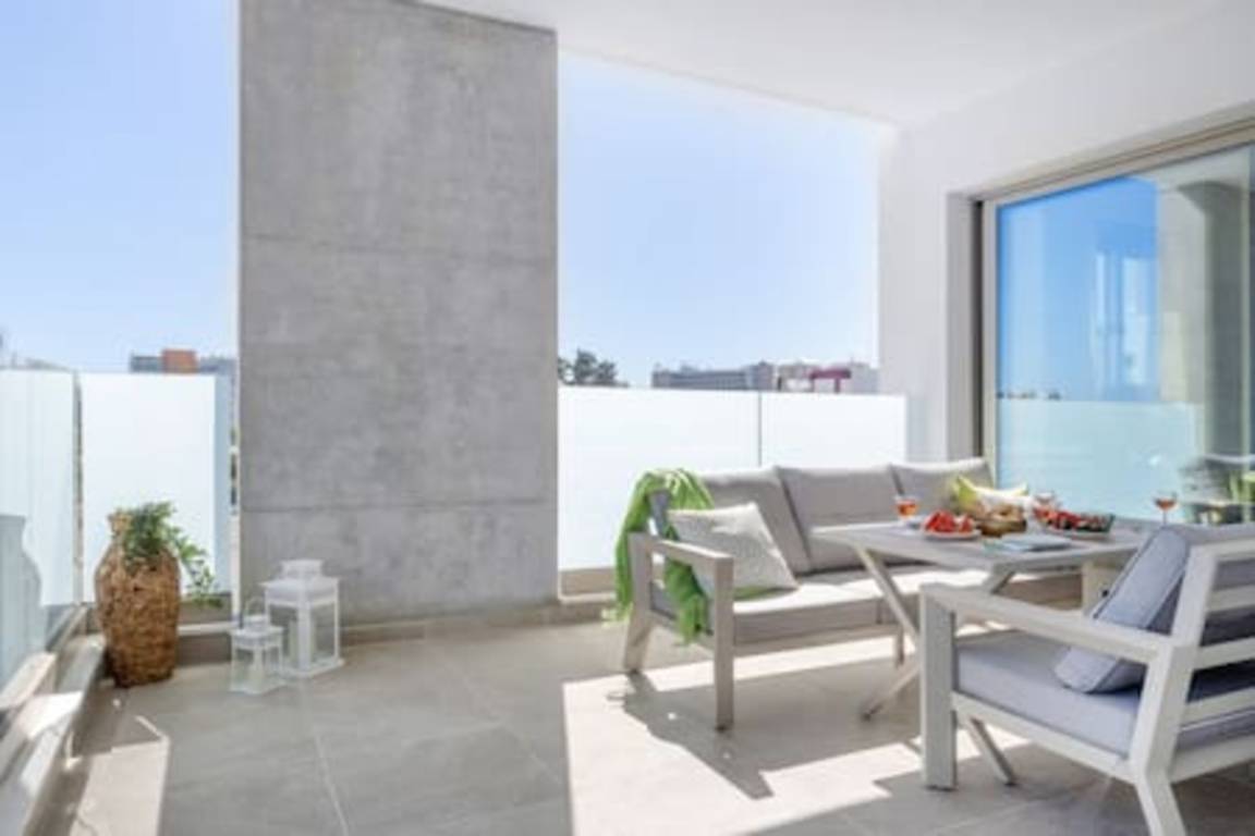 85 M² Apartment ∙ 2 Bedrooms ∙ 6 Guests - Limassol