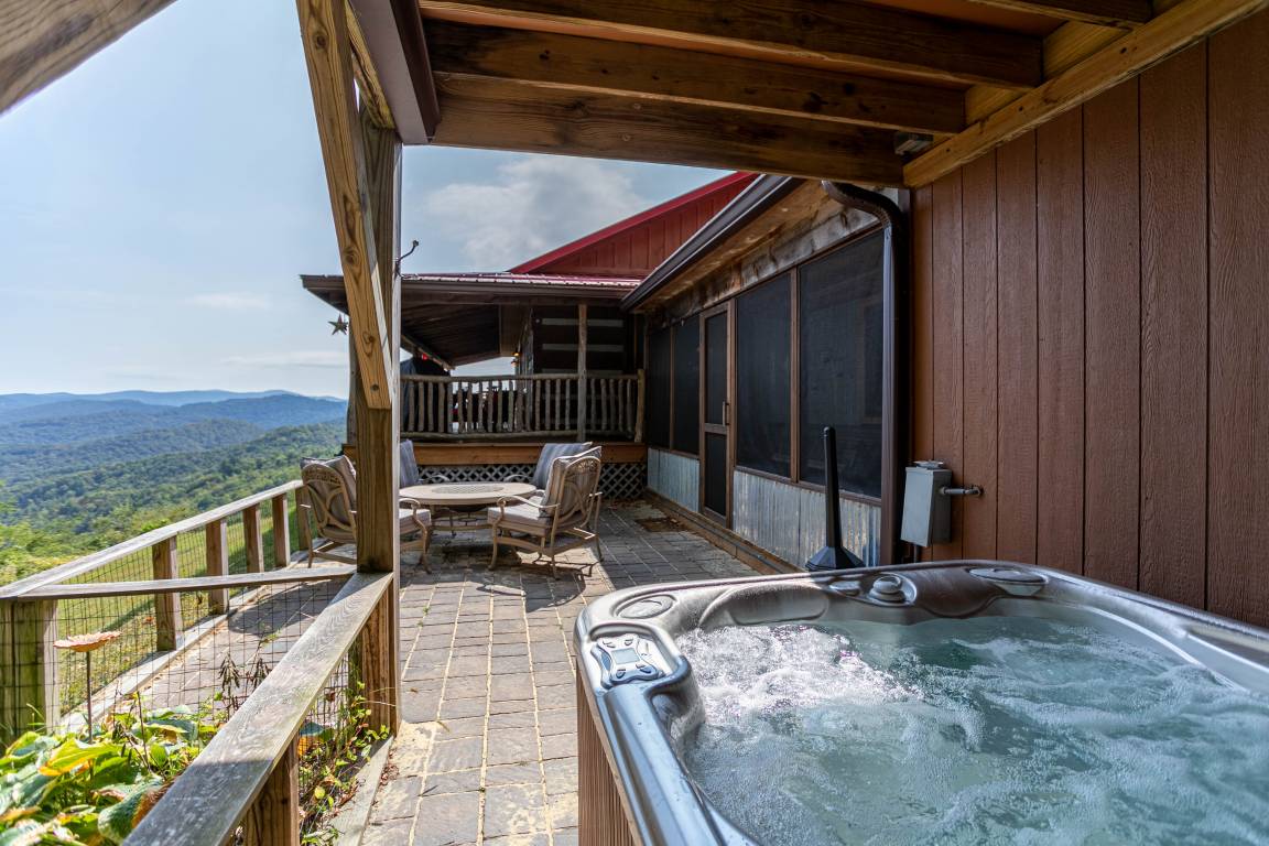 Cabin ∙ 3 Bedrooms ∙ 8 Guests - North Carolina