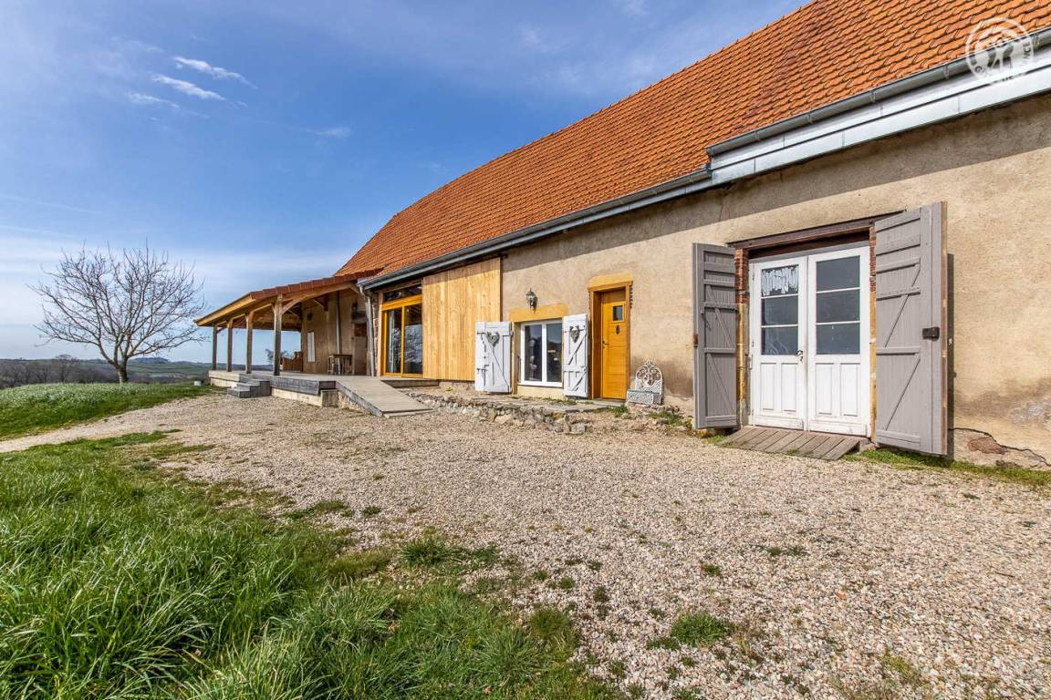 121 m&sup2; G&icirc;te 4 Schlafzimmer 9 G&auml;ste