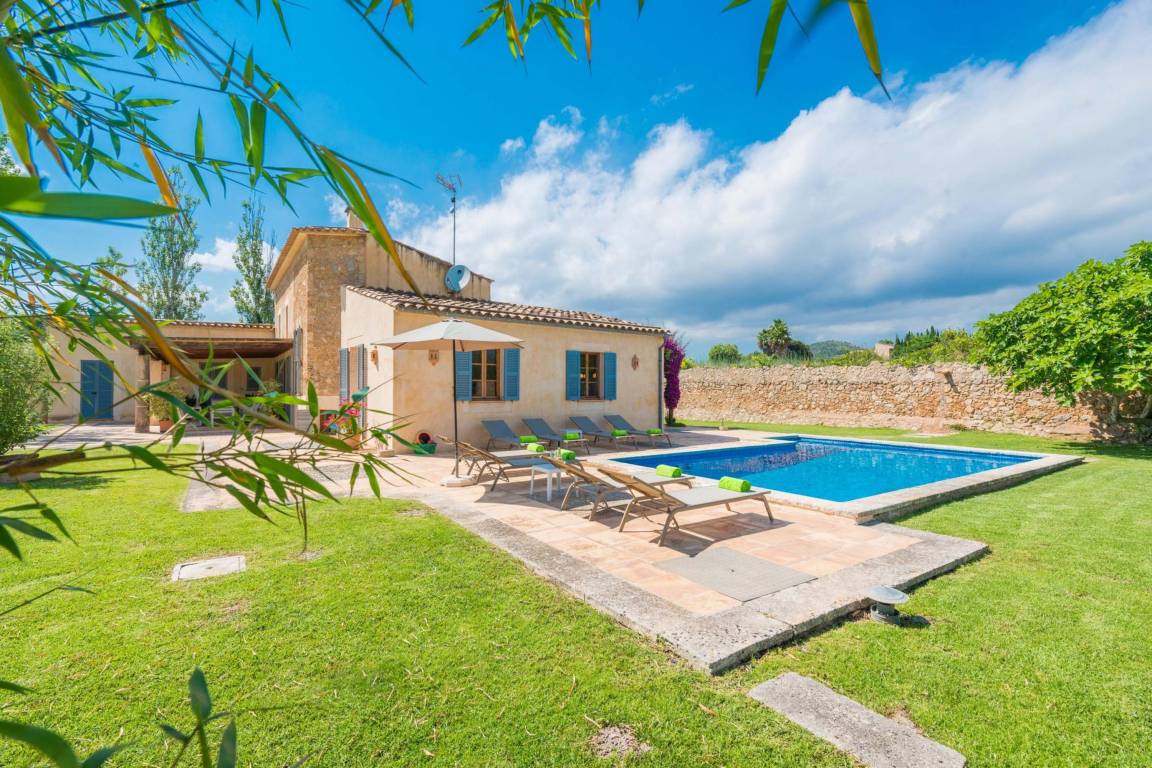 200 M² Apartamento ∙ 3 Habitaciones ∙ 6 Huéspedes - Cala Bona, España