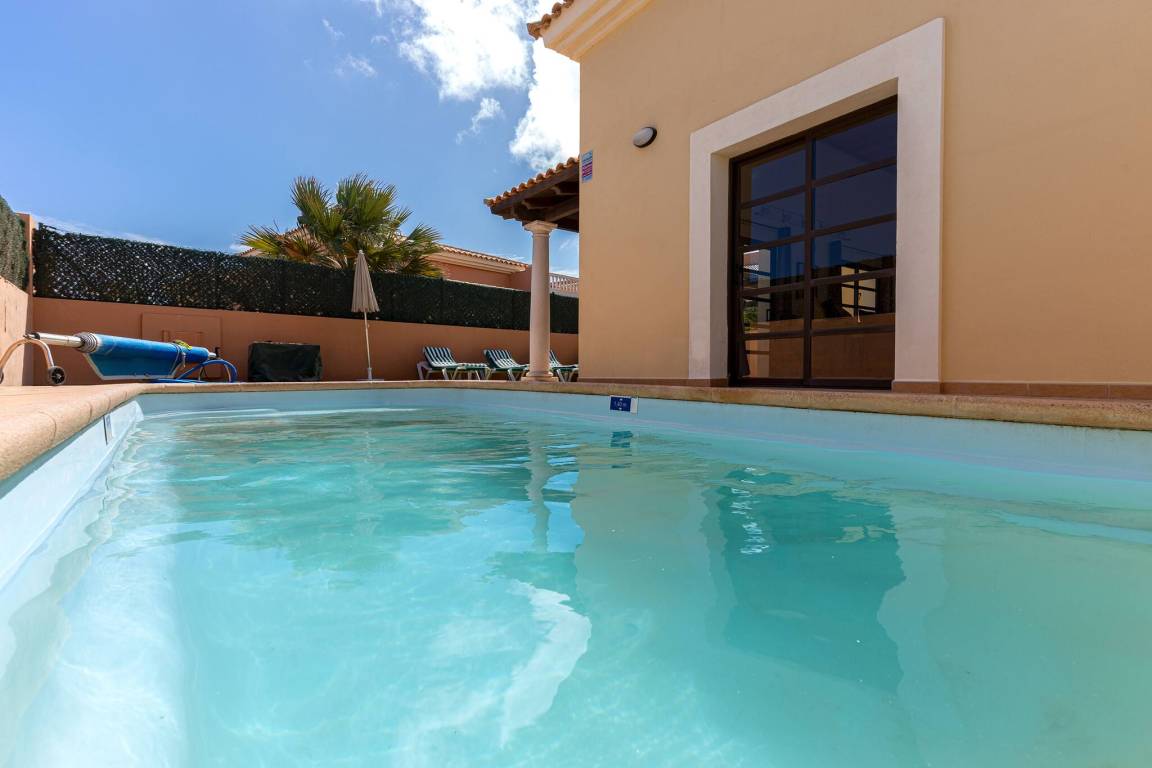 120 M² Villa ∙ 3 Bedrooms ∙ 6 Guests - Corralejo
