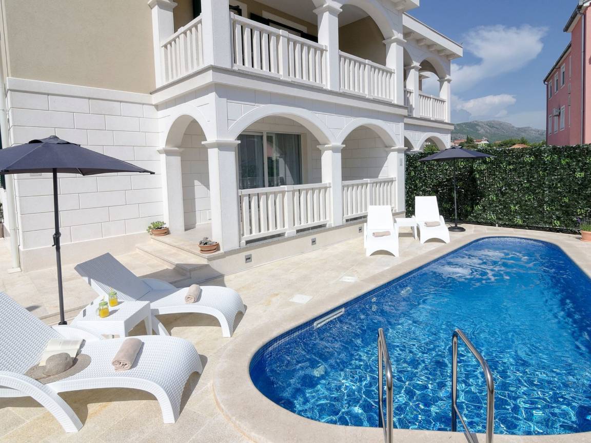 190 M² House ∙ 4 Bedrooms ∙ 8 Guests - Primošten