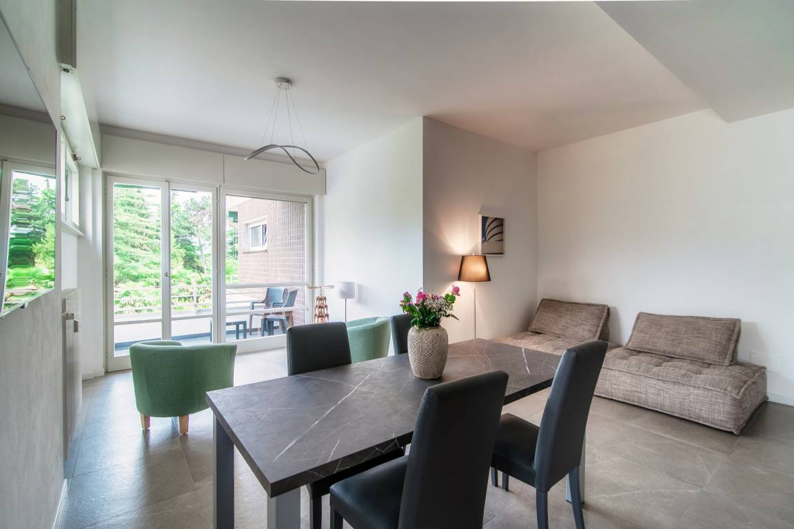 111 M² Appartement ∙ 2 Slaapkamers ∙ 4 Gasten - Como