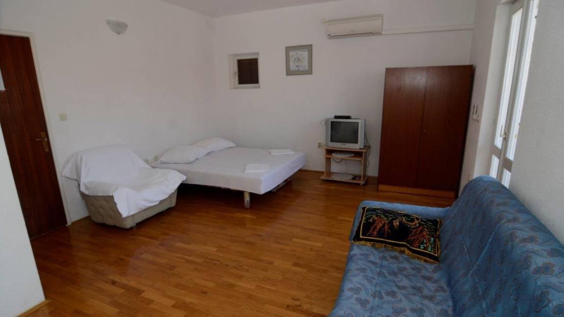 27 M² Hotel ∙ 1 Habitación ∙ 3 Huéspedes - Tučepi
