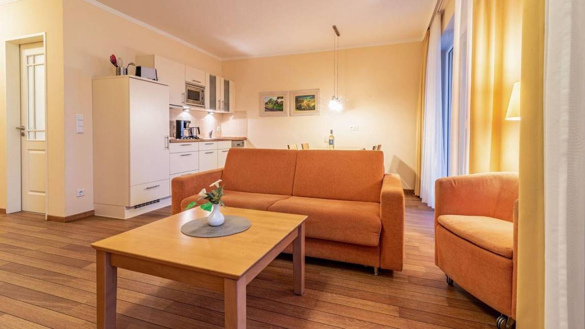 51 M² Ferienwohnung ∙ 1 Schlafzimmer ∙ 4 Gäste - Waren (Müritz)