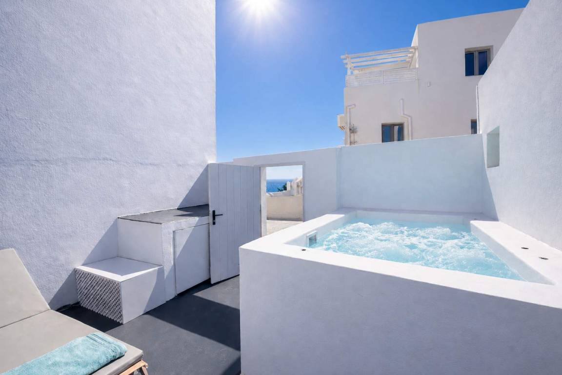 64 M² Apartment ∙ 2 Bedrooms ∙ 4 Guests - Santorini