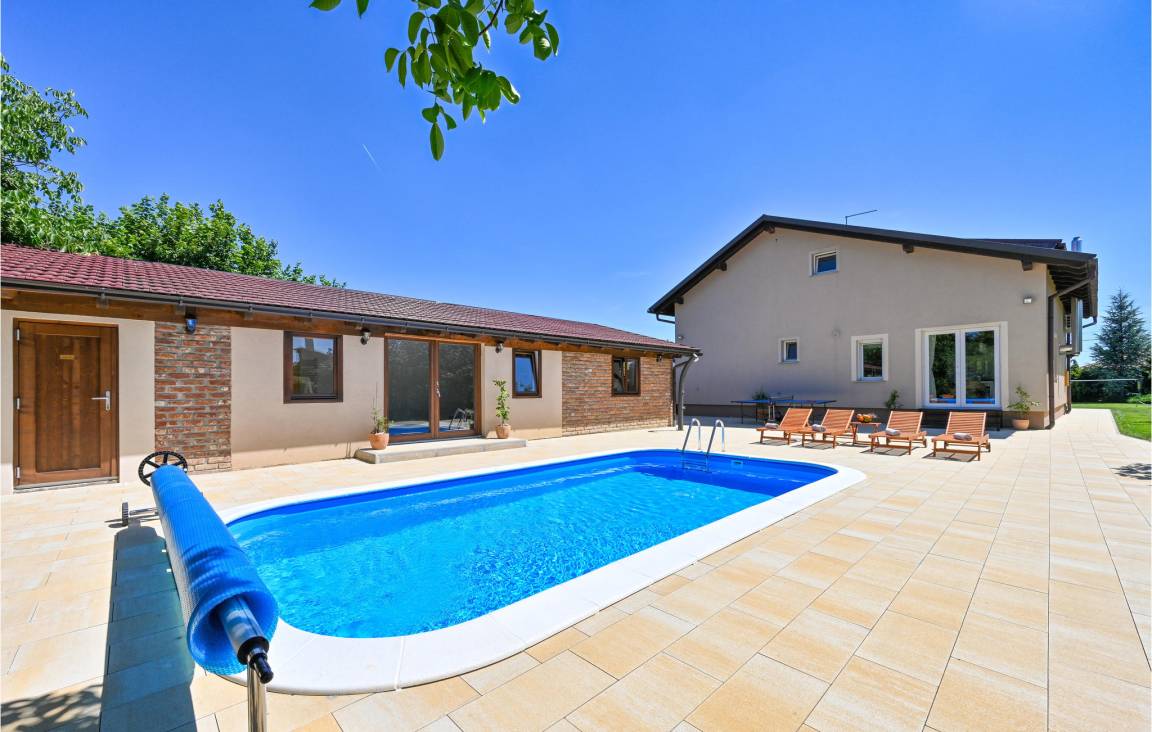 200 M² Casa ∙ 4 Habitaciones ∙ 9 Huéspedes - Croacia