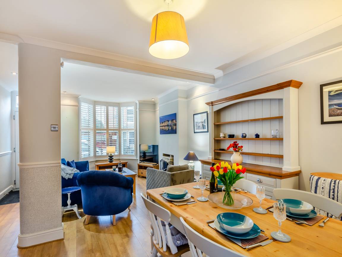 Cottage ∙ 2 Bedrooms ∙ 4 Guests - Weymouth