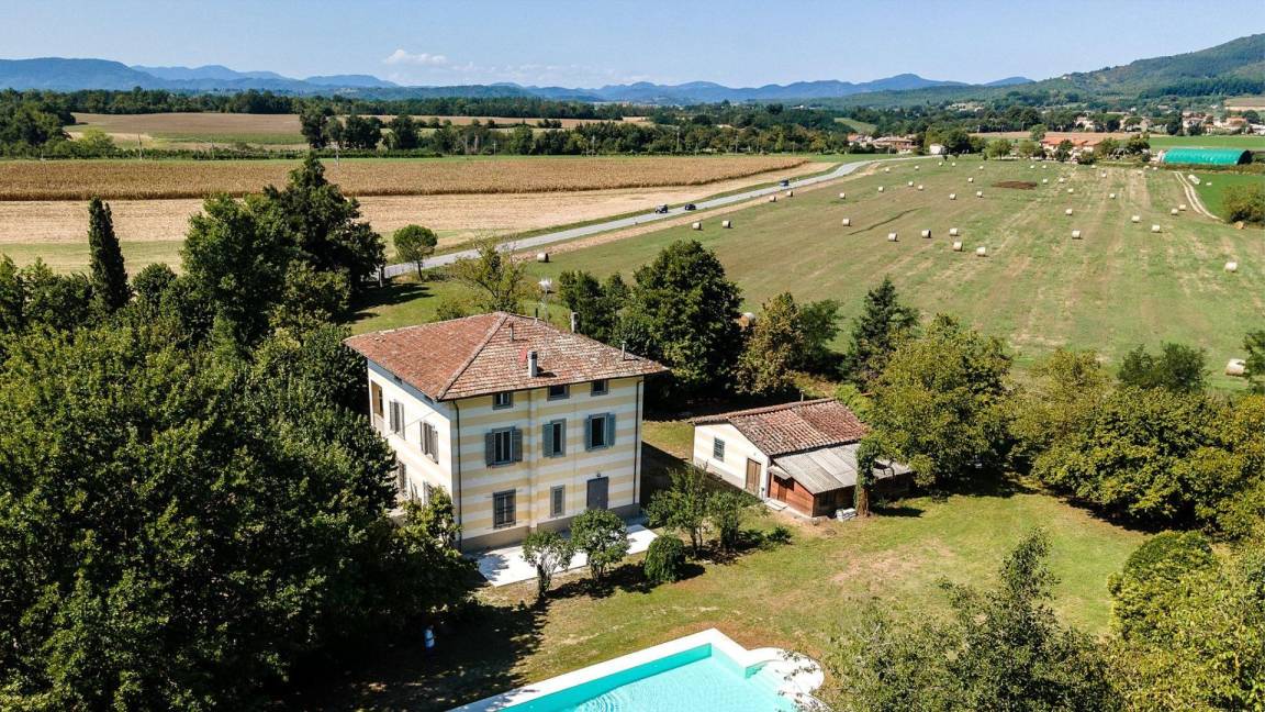 450 M² Ferienhaus ∙ 6 Schlafzimmer ∙ 11 Gäste - Borgo San Lorenzo